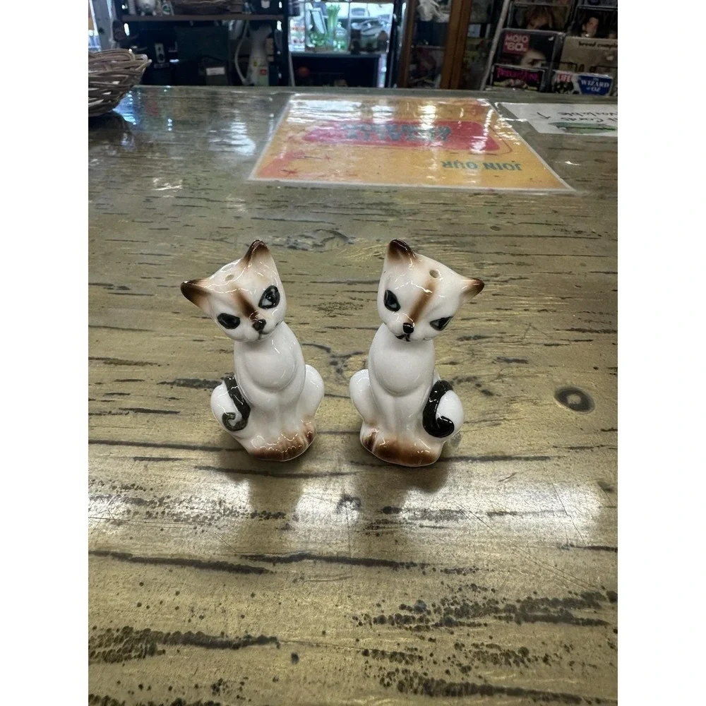 Vintage Bone China Siamese Cat Salt And Pepper Shakers